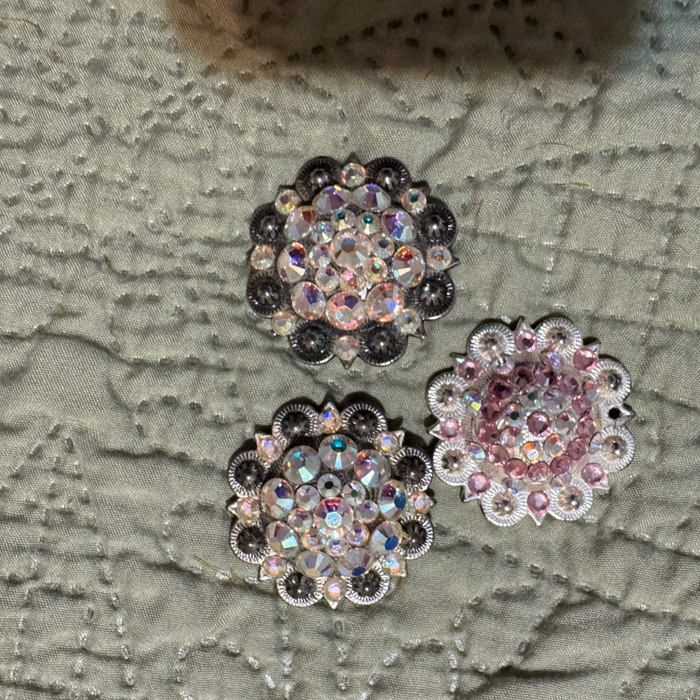 Vintage Style Rhinestone concho Set - Picture 2 of 3